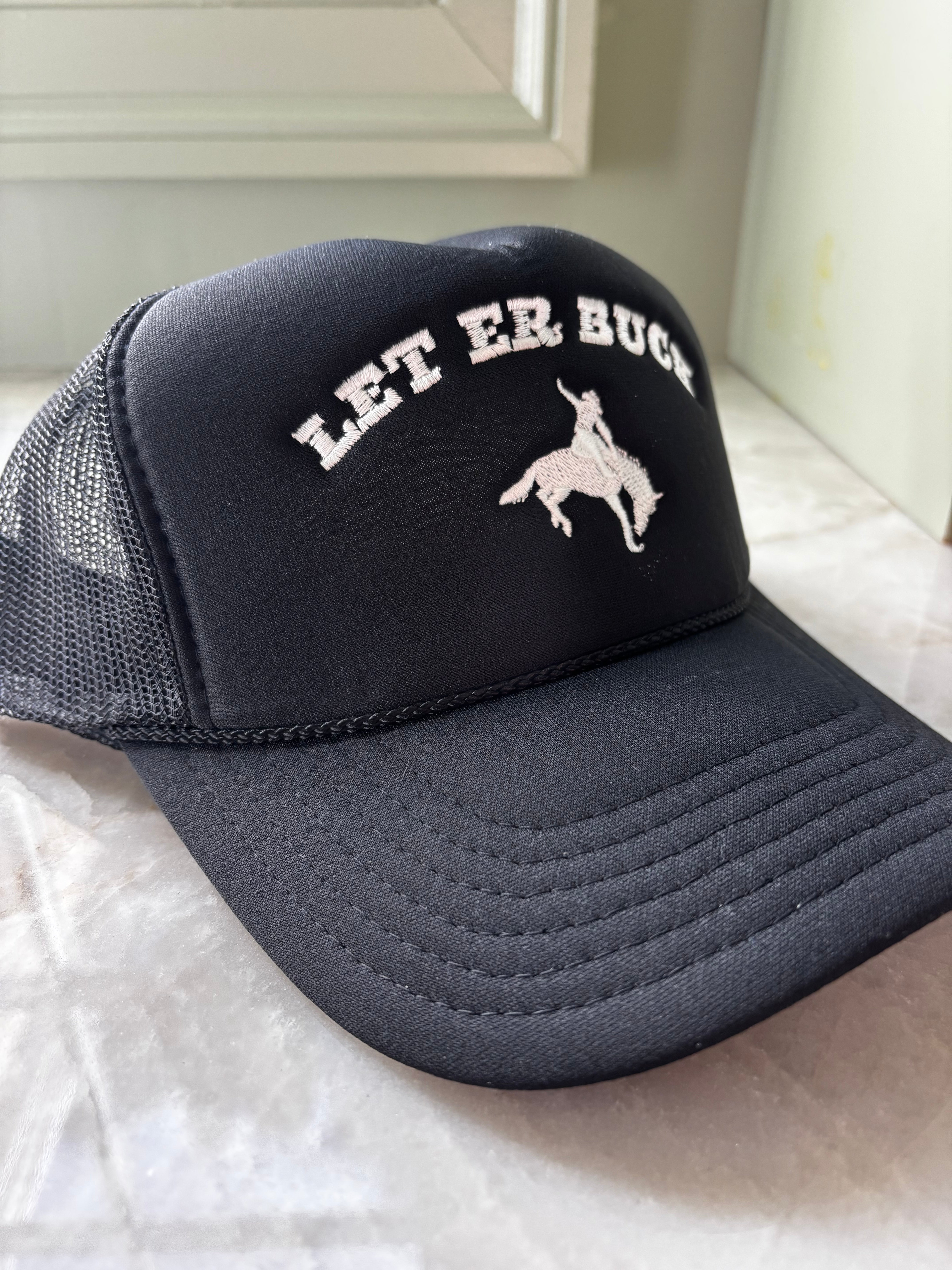 LET ER BUCK TRUCKER HAT - black
