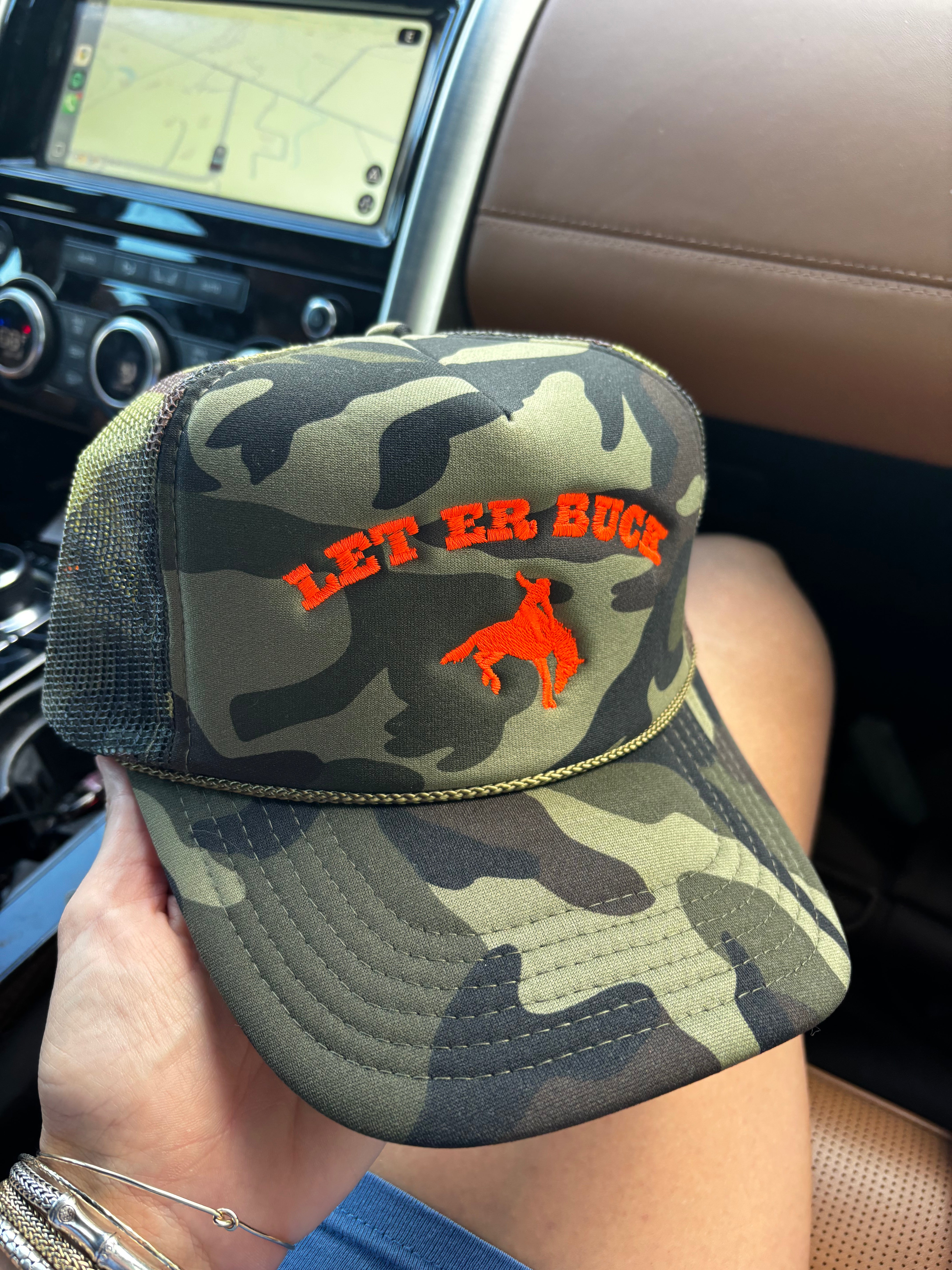 LET ER BUCK TRUCKER HAT - camo